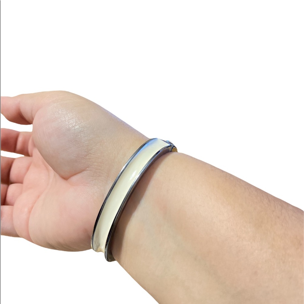 Givenchy Medium Hinged Tournel Enamel Bangle Bracelet - Picture 5 of 8